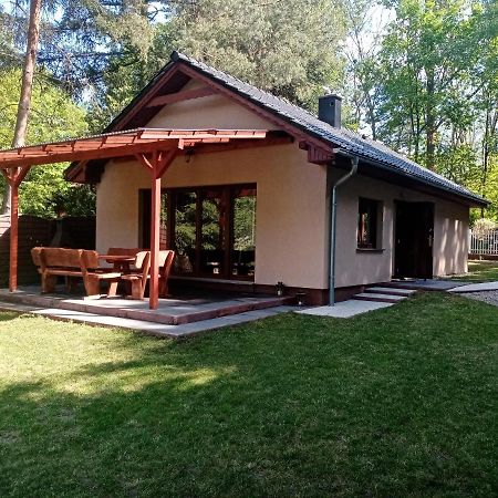 Urokliwy Domek Nad Brzegiem Jeziora Lubiatów 외부 사진