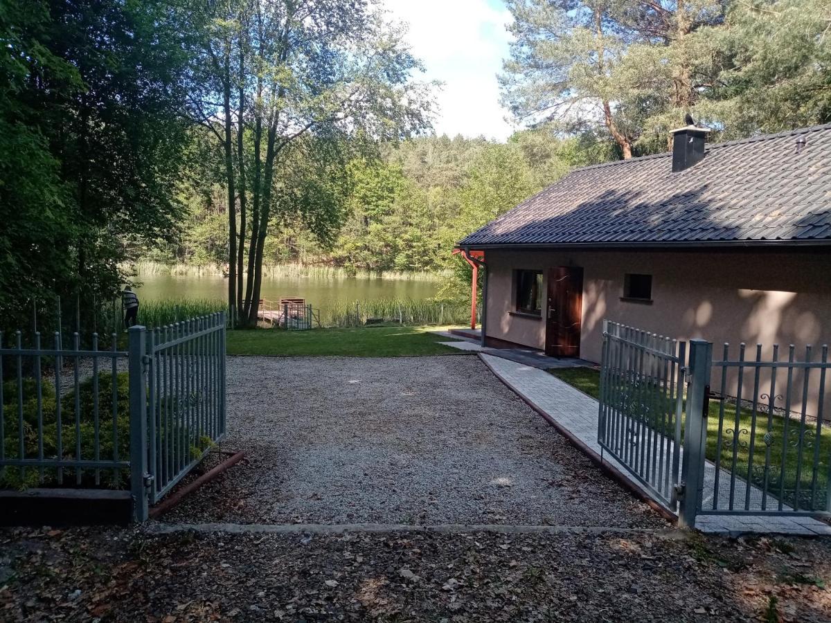 Urokliwy Domek Nad Brzegiem Jeziora Lubiatów 외부 사진