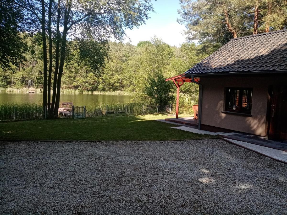 Urokliwy Domek Nad Brzegiem Jeziora Lubiatów 외부 사진